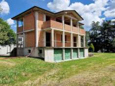 Foto Villa in vendita a Imola - 8 locali 326mq