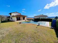 Foto Villa in vendita a Loro Ciuffenna - 9 locali 414mq