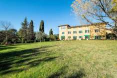 Foto Villa in vendita a Pescia - 25 locali 600mq