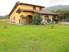Foto Villa in Vendita a Pietrasanta Via del Lago,