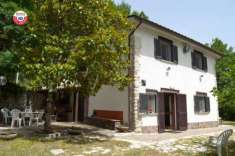 Foto Villa in vendita a Rieti - 7 locali 180mq