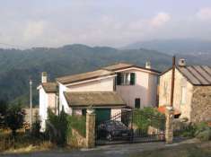 Foto Villa in vendita a San Colombano Certenoli