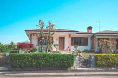 Foto Villa in vendita a San Giorgio Piacentino - 10 locali 220mq