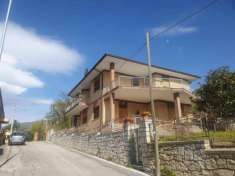 Foto Villa in vendita a Torricella Sicura - 12 locali 500mq