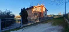 Foto Villa unifamiliare in vendita a Cupramontana - 8 locali 285mq