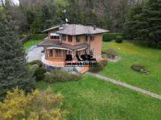 Foto Villa unifamiliare in vendita a Grandate - 7 locali 380mq