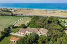 Foto Villa unifamiliare in vendita a Montemarciano - 24 locali 970mq