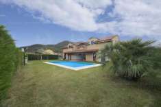 Foto Villanova d'Albenga, vendesi grande Villa con piscina - classe A1
